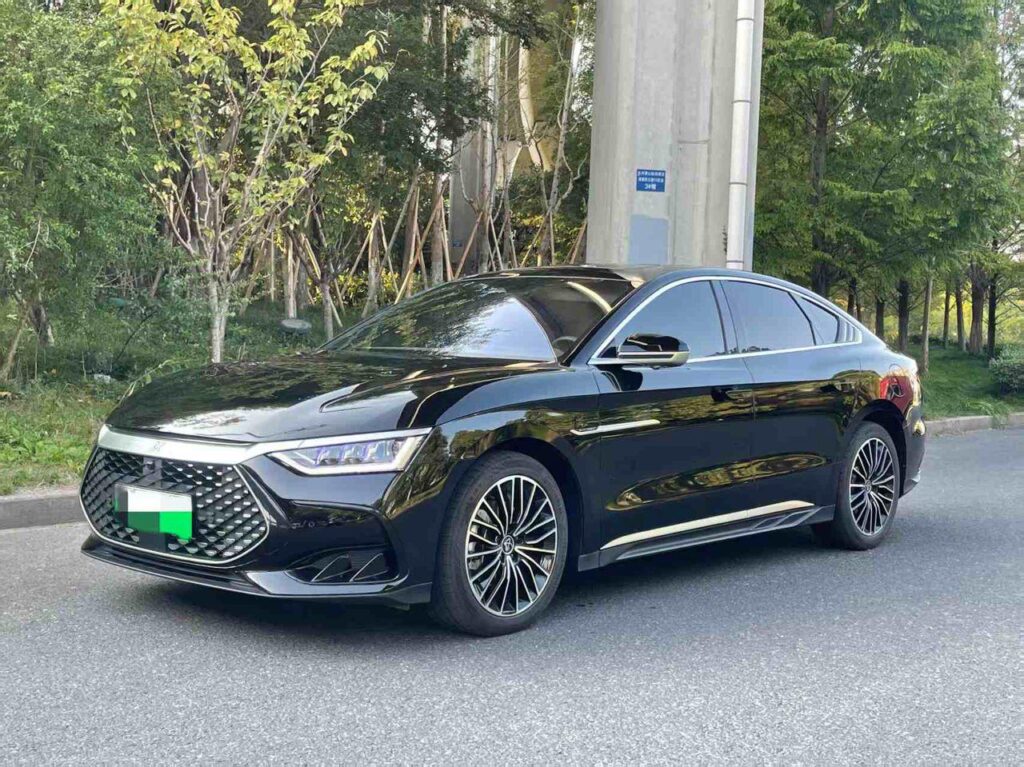 Автомобиль BYD Han из материалов таксопарка T-CLUB24